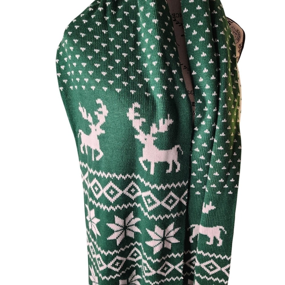 Green White Reversible Fair Isle Reindeer Snowflake Christmas Scarf 74 x 10